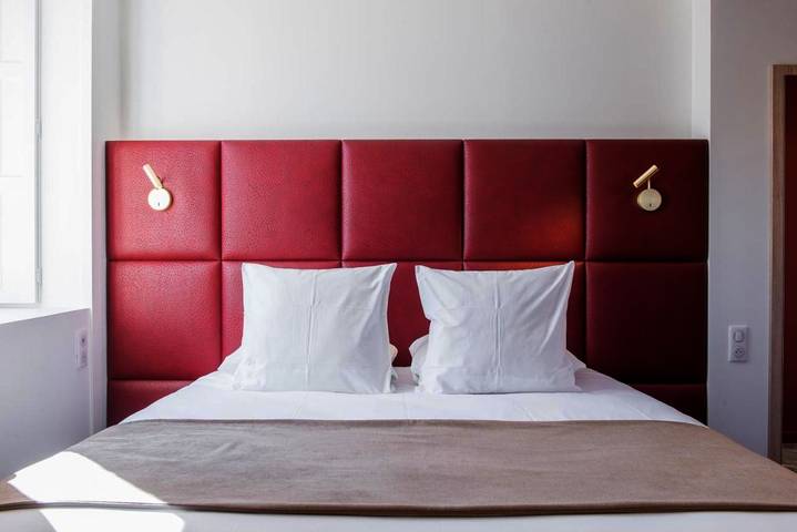 Hôtel pour 2 personnes, avec vue et terrasse à Joux - 2