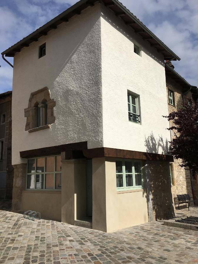 Location de vacances pour 6 personnes, avec vue et sauna, adapté aux familles à Le Malzieu-Ville