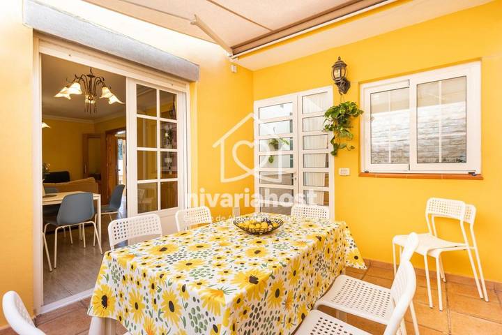 Ferienhaus für 8 Personen, mit Balkon und Terrasse sowie Garten