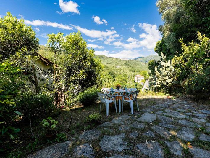 Ferienwohnung für 5 Personen, mit Terrasse und Garten, mit Haustier in Prelà