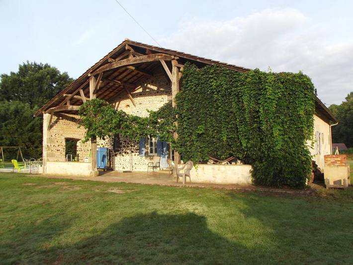 Maison de campagne pour 14 personnes, avec Terrasse et Jardin ainsi que Piscine et Vue à Allons