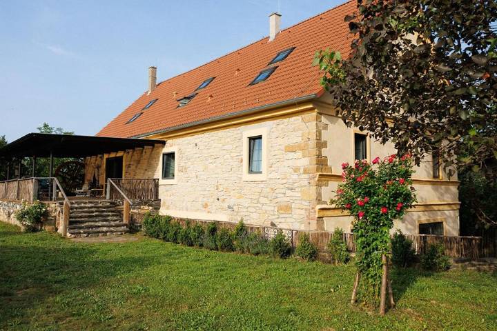 Wiejski domek dla 2 osób, z sauna i ogród oraz widok, zwierzęta dozwolone w Czechy