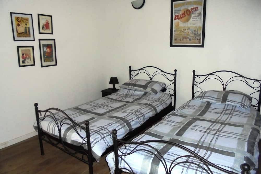 Gîte de 2 chambres de caractère et spacieux, pour 4 personnes avec piscine dédiée in Pillac, Charente