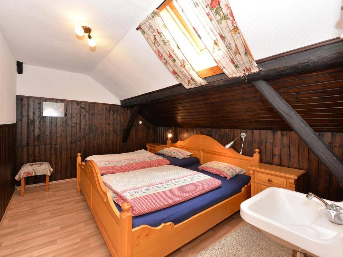 Four-Bedroom Holiday Home in Zenting, Ostbayern