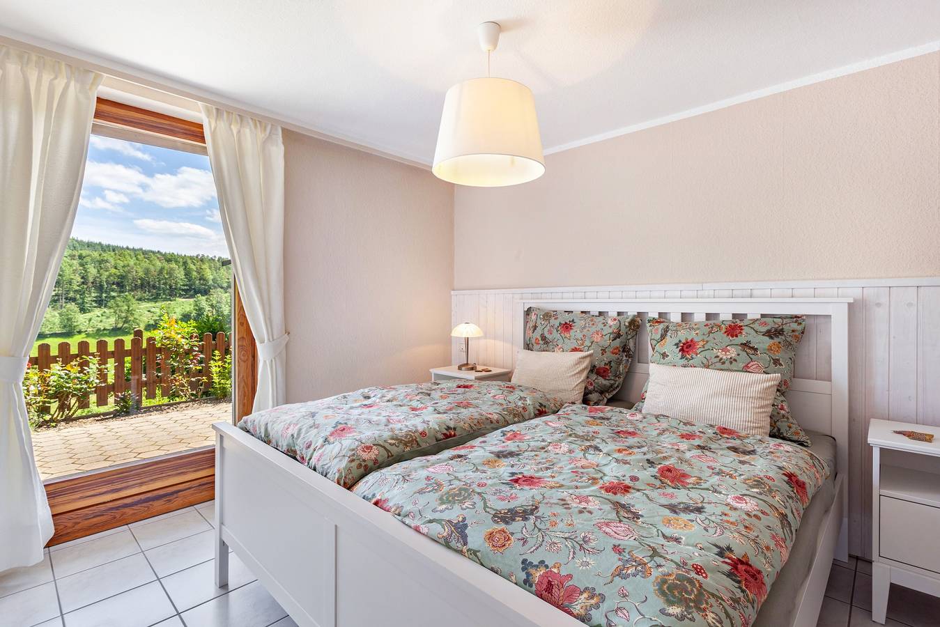 Appartement 'Sauerlandblick' met uitzicht op de bergen, eigen terras en Wi-Fi, foto 12