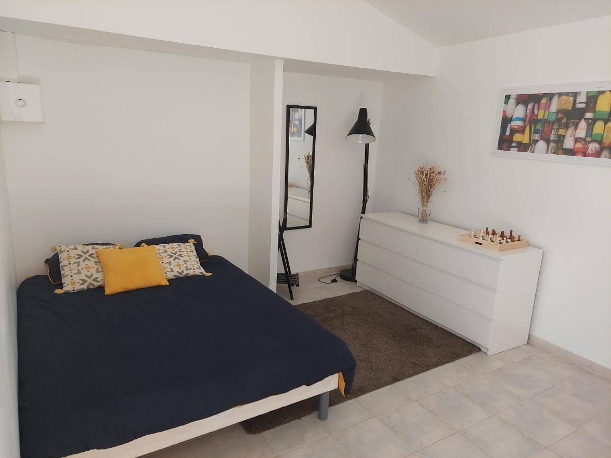 One-Bedroom House in Divatte-sur-Loire, Région de Nantes