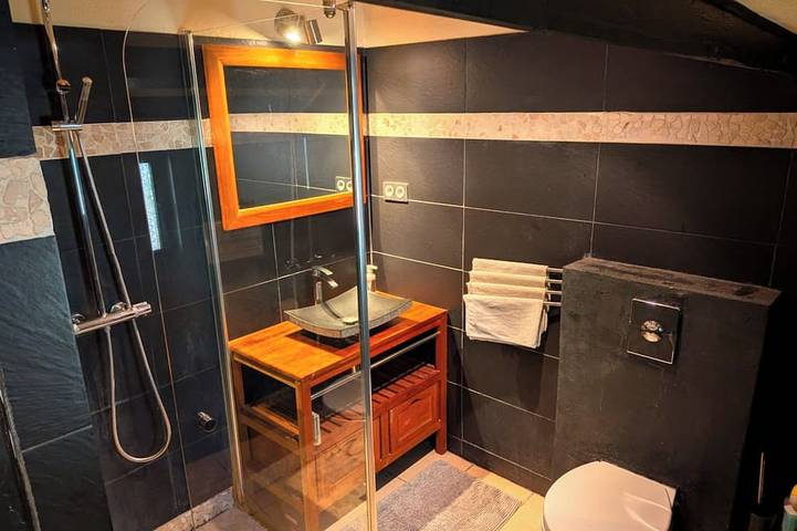 Ganze Wohnung, 100%ruhig in Uzès! 70qm, klim.+ eig. Terrasse, 2 Schlafz., Pool 10X5, 1ha Garten in Uzès, Nimes und Umgebung