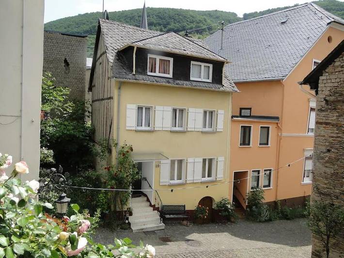 Ferienhaus für 6 Personen, mit Garten in Senheim
