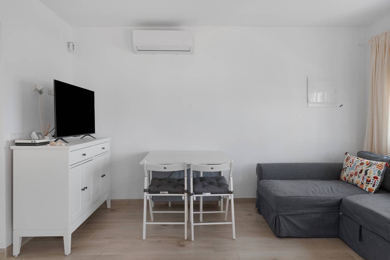 Apartamento entero, Vacaciones 'La Casa De La Playa' con vistas al mar, Wi-Fi y aire acondicionado in Quemada Beach, Lanzarote