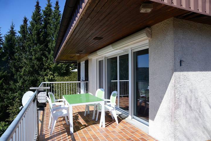 Gîte for 2 people, with Balcony and Terrace as well as Yard and View in Jura