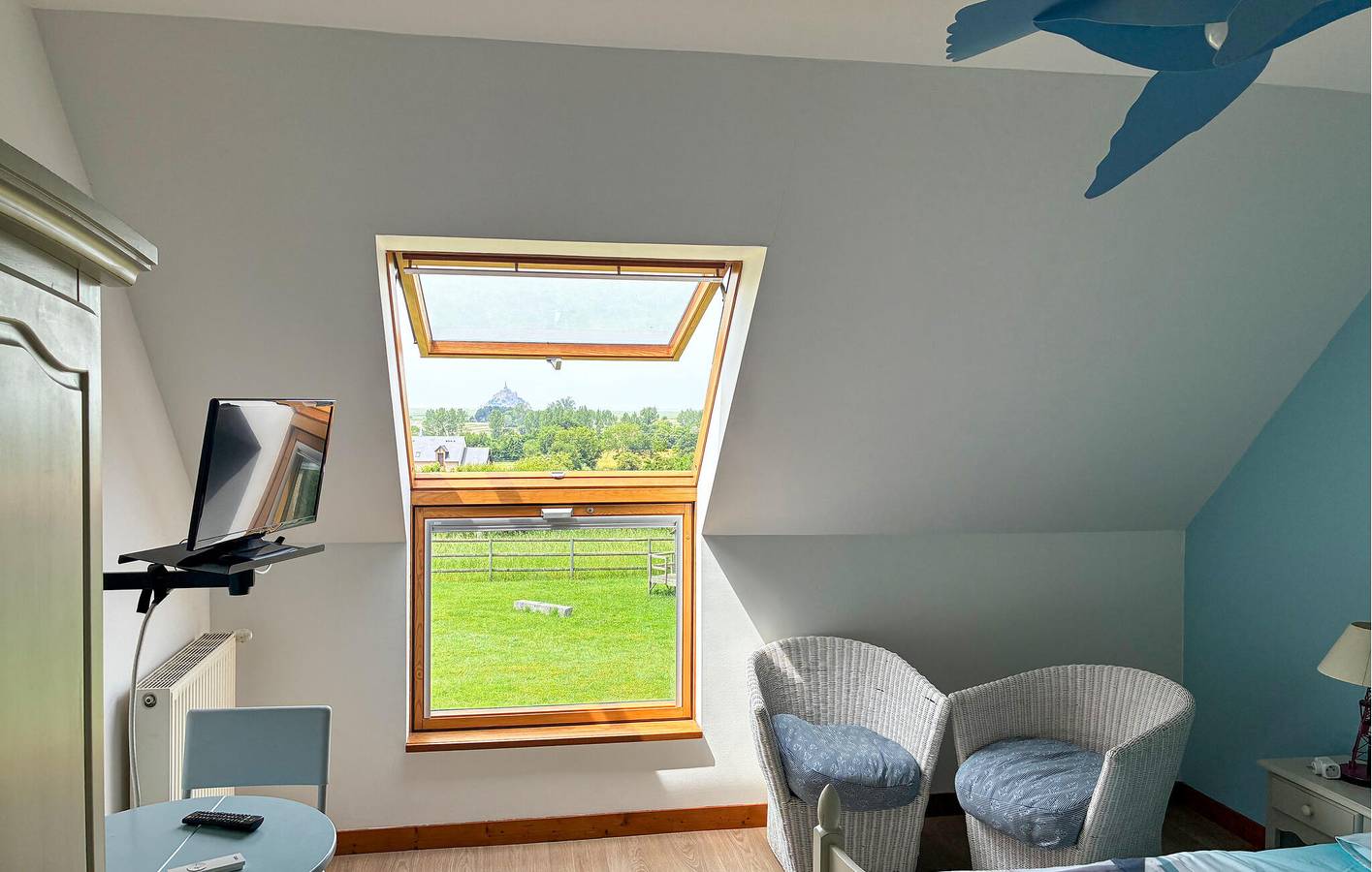 Appartement confortable avec jardin, Wi-Fi, à proximité du littoral et des restaurants in Huisnes-sur-Mer, Baie du Mont-Saint-Michel