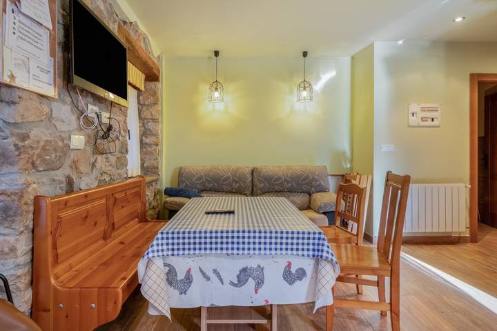 Apartamento entero, Apartamento rural La Tienda de Abajo en Barrio Veguilla. Perfecto para familias y parejas in Soba, Valle del Asón-Gándara