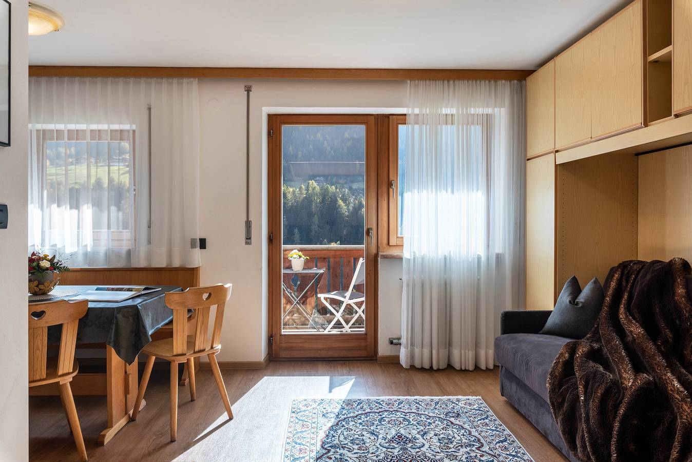 Ganze Wohnung, Ferienwohnung "Villa Erina C" mit Bergblick, Balkon und Wlan in St. Ulrich in Gröden, Dolomiti Superski