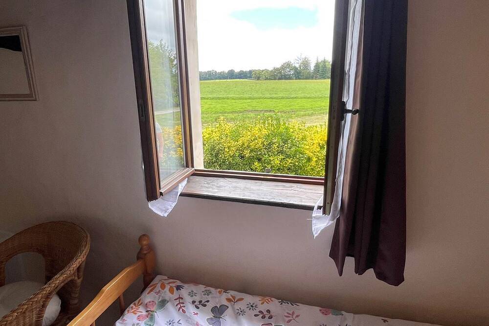 Gîte Le Roseau à la campagne avec piscine in Saint-Dizier-Masbaraud, Région de Guéret