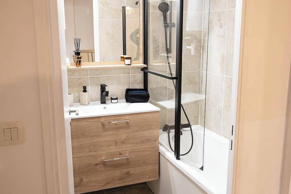 Apartamento entero, Evasion chic à Aucamville - Attractive modern T2 - Secure private parking-Clim in Aucamville, Alto Garona