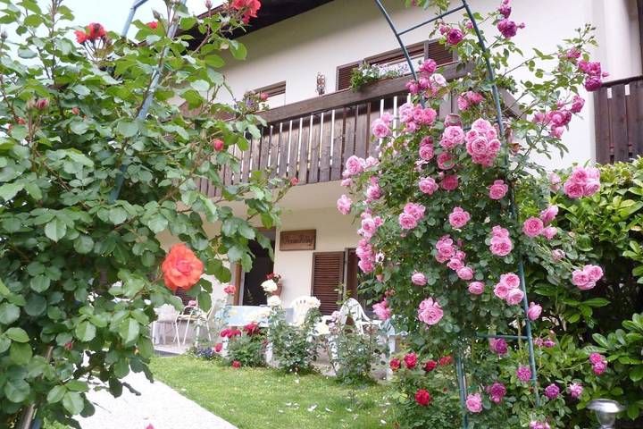 Ferienhaus für 3 Personen, mit Balkon und Terrasse sowie Garten in Nals