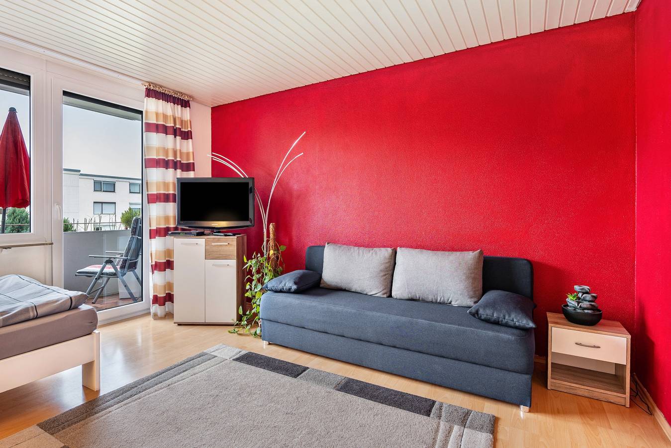 Appartamento intero, Appartamento 'Szafranzimmervermietung' con balcone e Wi-Fi in Winnenden, Rems-Murr-Kreis