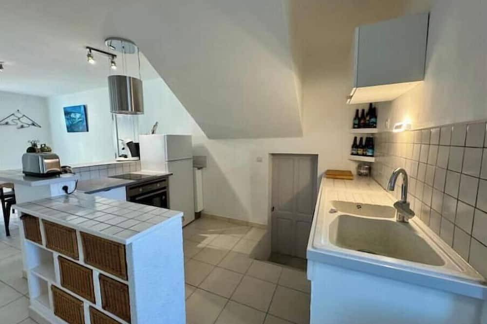 2 Bedroom Private vacation home in Caromb in Caromb, Parque natural regional del Mont Ventoux