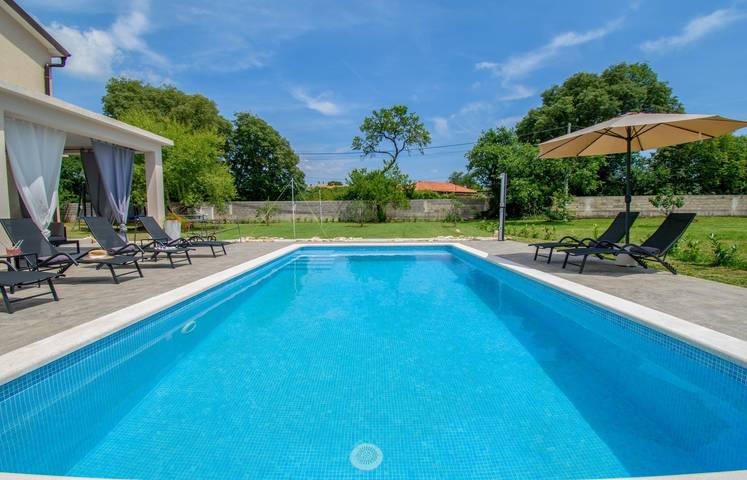Ferienhaus für 6 Personen, mit Terrasse und Garten sowie Pool in Barban - 4