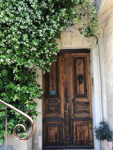 Chambre d’hôte pour 4 personnes, avec vue ainsi que piscine et jardin à Villevieille