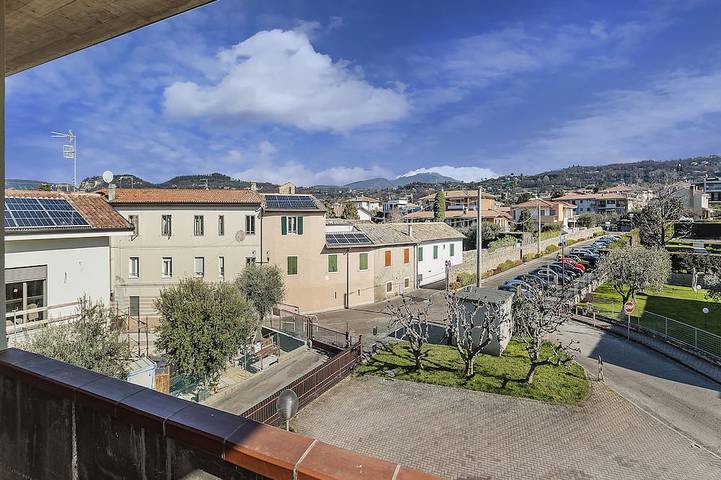 Ferienwohnung für 6 Personen, mit Balkon und Pool sowie Garten - 1