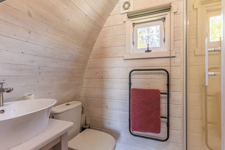 Cabane pour 2 personnes avec spa in Saint-Ciers-Champagne, Région de Jonzac
