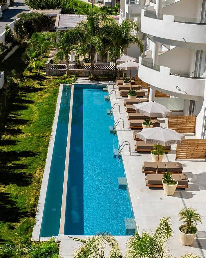 Appart’hôtel pour 2 personnes, avec vue et jardin ainsi que balcon et piscine