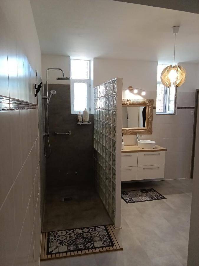 Gîte pour 4 personnes, avec terrasse dans Salin-de-Giraud - 2