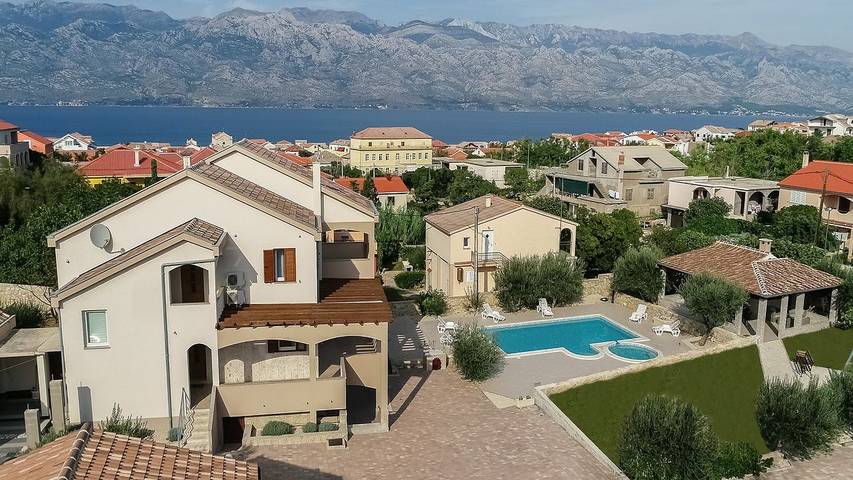 Ferienhaus für 11 Personen, mit Garten und Pool in Razanac - 2