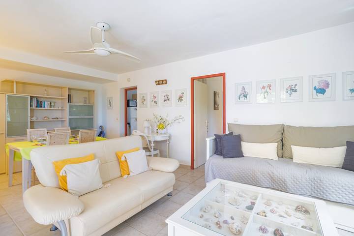 Apartamento entero, Apartamento con encanto en villa privada con vistas panorámicas en Collioure in La Côte Vermeille, Colliure