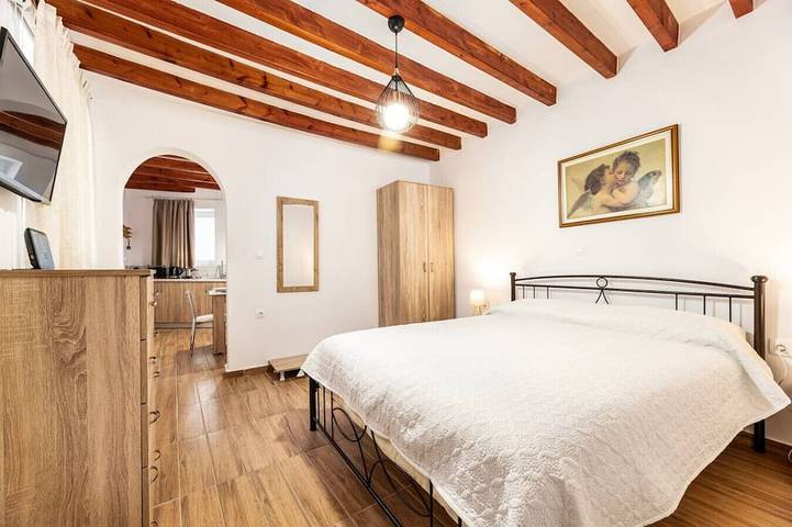 Holiday home for 2 people, with balcony and garden in Kos Town