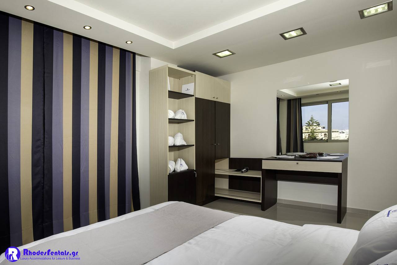 Entire apartment, Rhodes Central Suite in Rhodos City, Rhodes