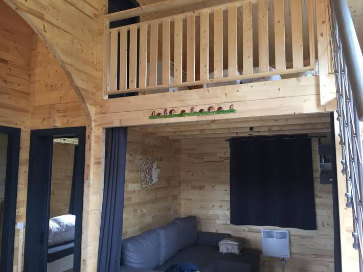Gîte pour 8 personnes, avec Balcon et Terrasse ainsi que Jardin et Piscine à Saint-Laurent-en-Grandvaux - 4