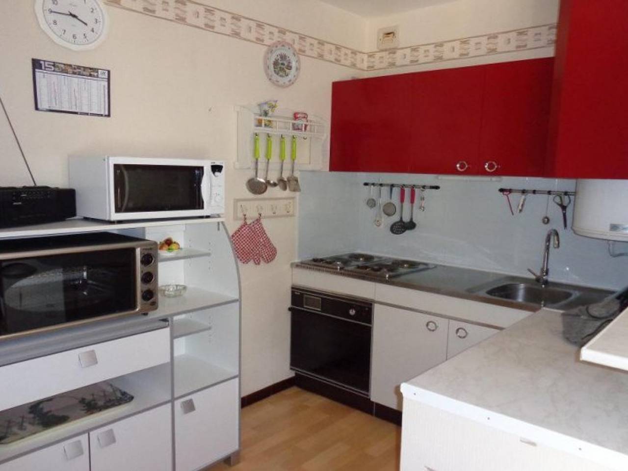 Entire studio, Cozy Studio in Amélie-les-Bains, Balcony, Wifi, Parking, Near Spa & Center in Amélie-les-Bains-Palalda, Céret region