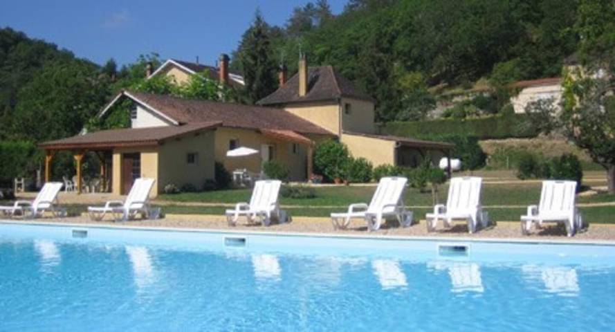 Location de vacances pour 10 personnes, avec terrasse et jardin ainsi que piscine et vue, animaux acceptés à Daglan - 2