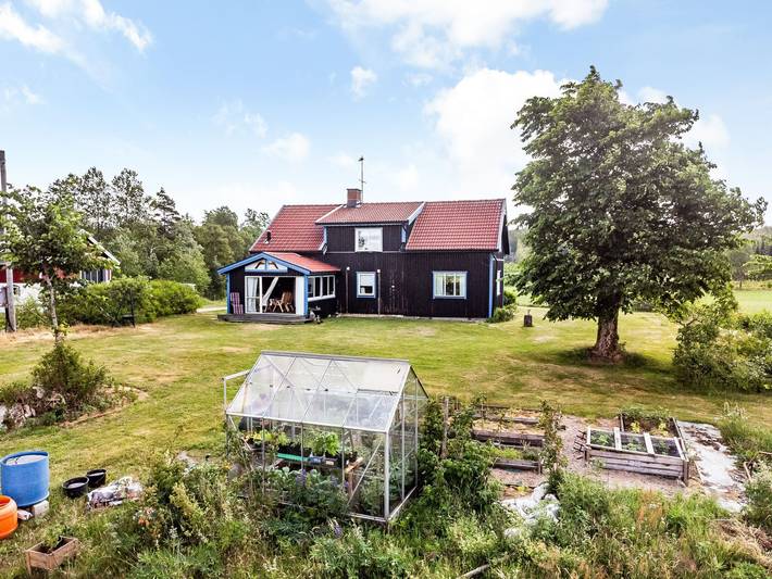 Ferienhaus für 7 Personen, mit Balkon und Terrasse sowie Garten in Tanum