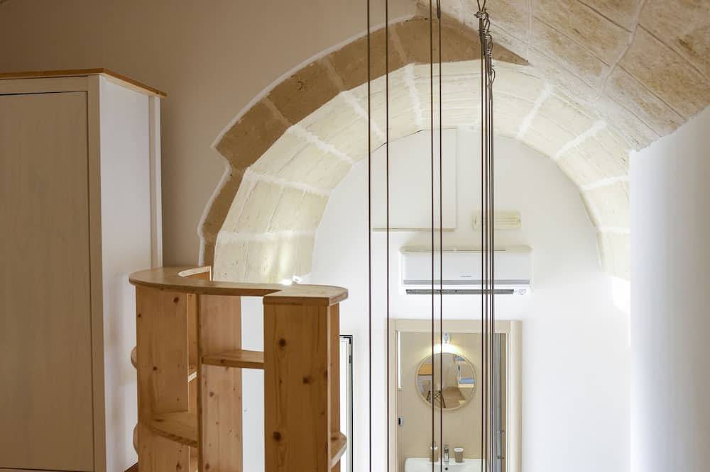 Private cottage with hot tub in Bari Province