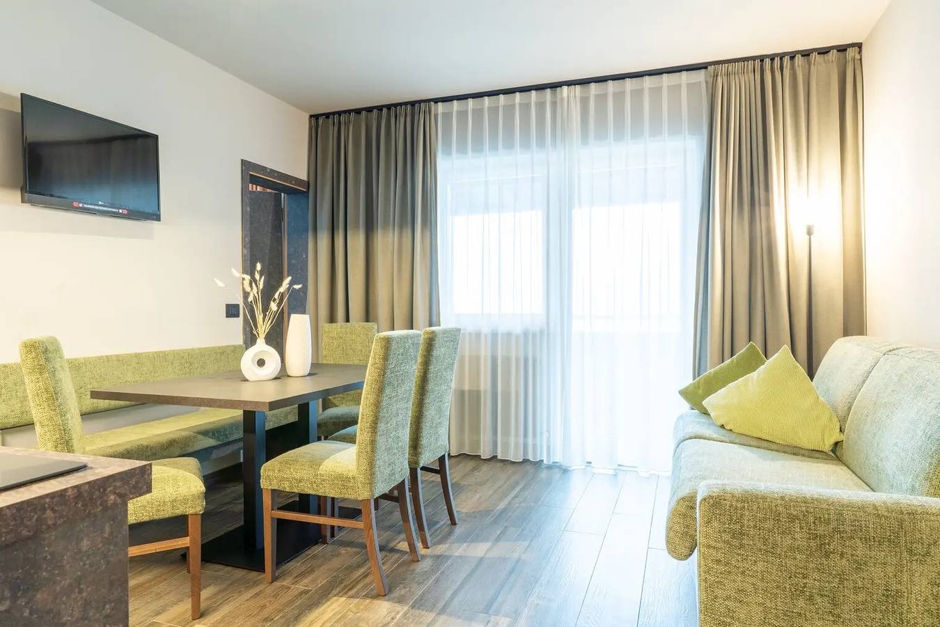 Entire apartment, Apartment 'Martellerhof - Opis Pennhaus Small' with Sea View, Shared Terrace and Wi-Fi in Ganda di Martello, Martell