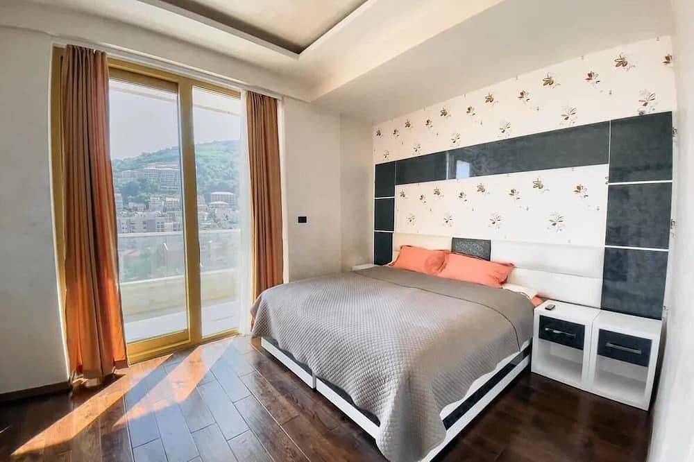 Apartamento entero, Penthouse sea view with pool on terrace in Budva, Municipio de Budva