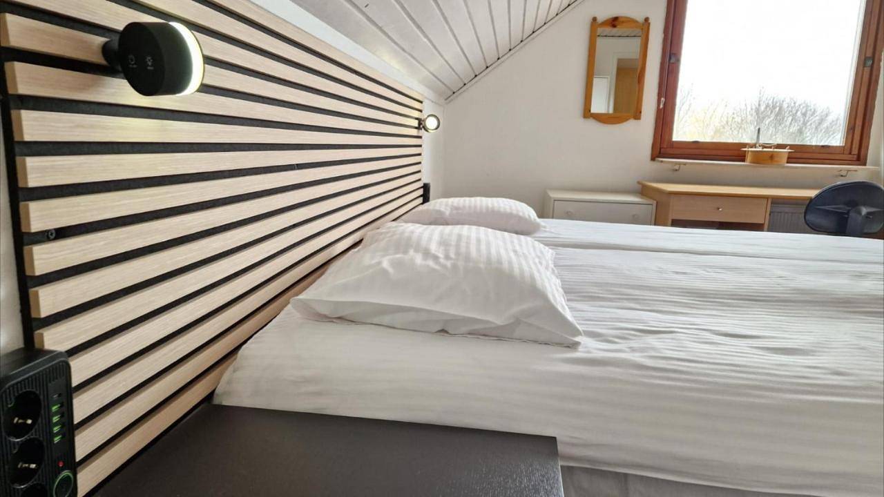 Hel lägenhet, Two-Bedroom Apartment in Simrishamn, Österlen