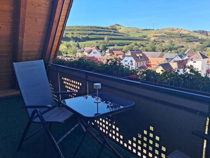Apartamento entero, Apartamento D con vistas a la montaña, balcón y wifi in Vogtsburg - Schelingen, Vogtsburg