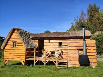 Gîte pour 4 personnes, avec terrasse et jardin ainsi que sauna et jacuzzi en Normandie