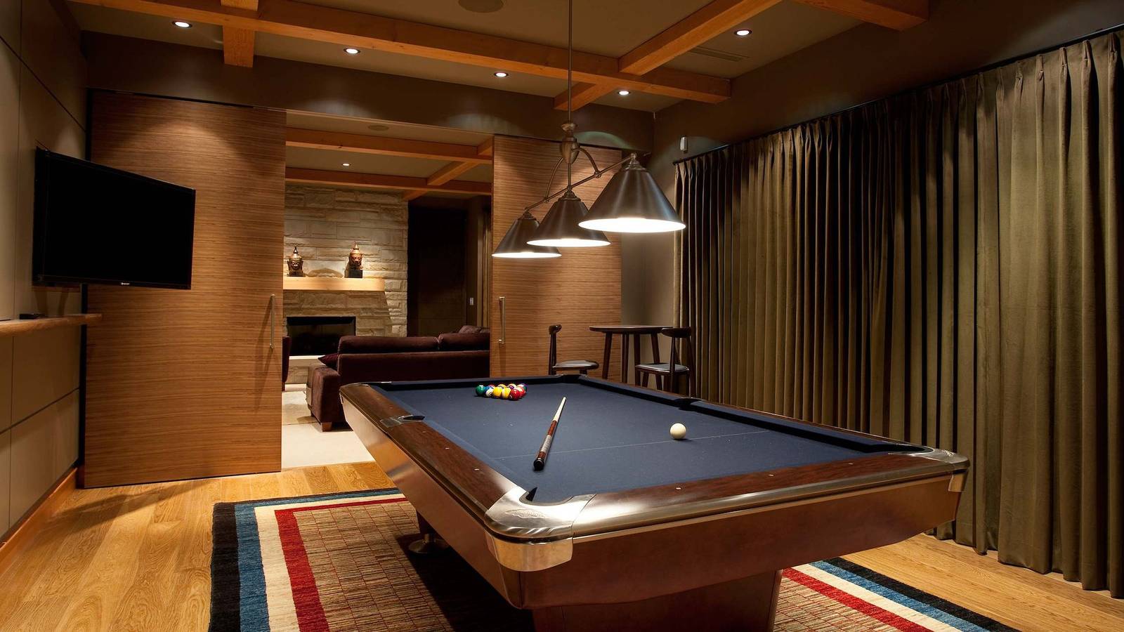 Mountain chalet w  ski-in ski-out   gondola in Whistler, Whistler Blackcomb