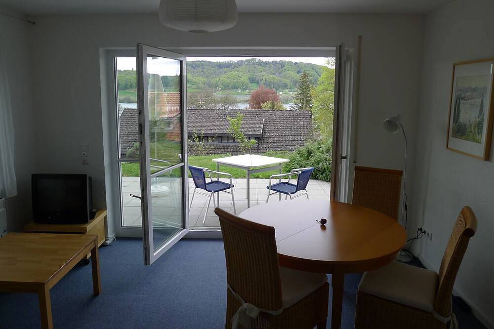 Ganze Wohnung, Ferienwohnung in Öhningen-Wangen mit Seeblick in Öhningen, Untersee