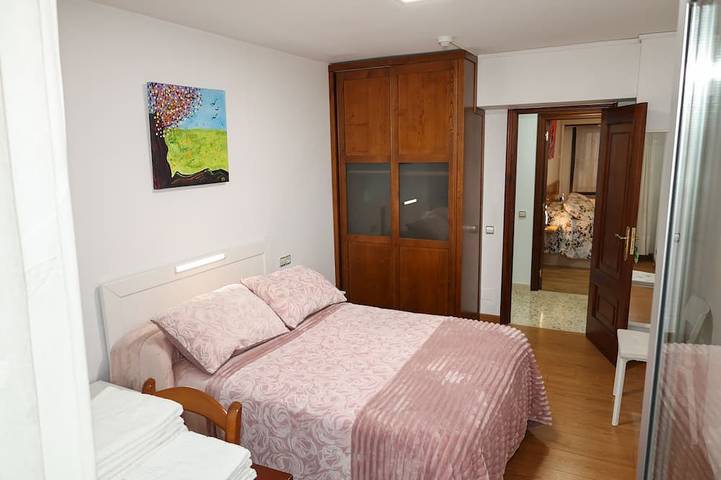 Apartamento entero, Centrico Exterior Amplio 110 m in Santiago de Compostela, Provincia de La Coruña