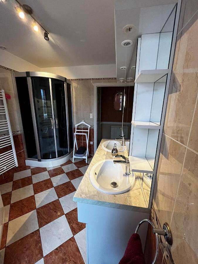Location de vacances pour 2 personnes, avec vue ainsi que jardin et terrasse à Aire-sur-la-Lys - 3