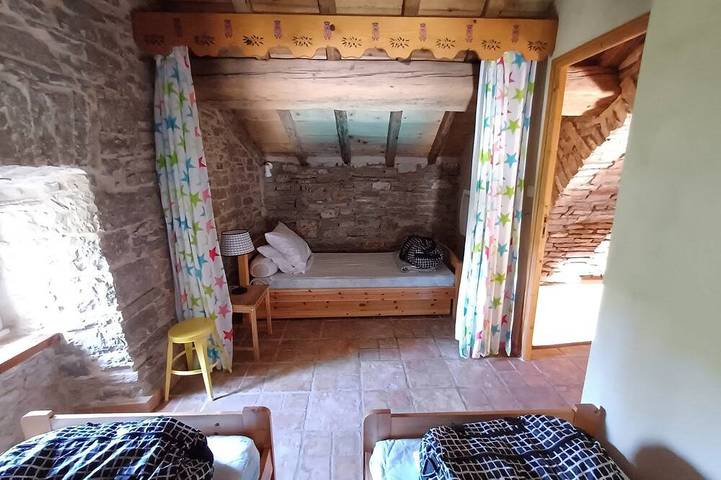 Location de vacances pour 8 personnes, avec jardin à Hures-la-Parade - 4