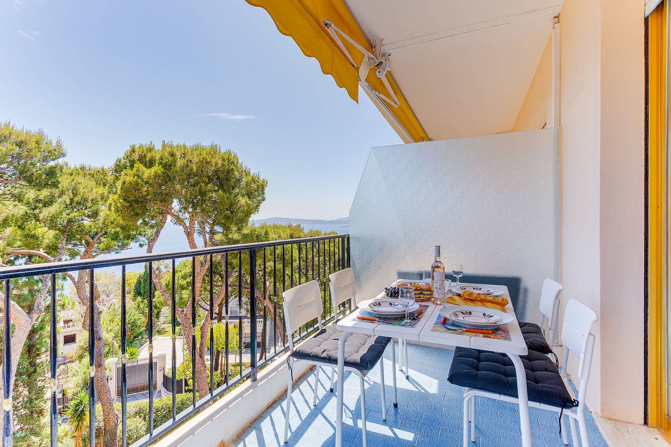 Ganze Wohnung, Le Bois Joli Ap4477 By Riviera Holiday Homes in Cap-d'Ail, Nizza und Umgebung