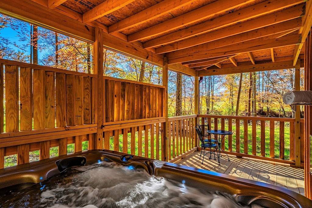 Cuddling On The Creek Couples only romantic \" Tiny Cabin\" retreat!!!! in Cosby (TN), Cocke County