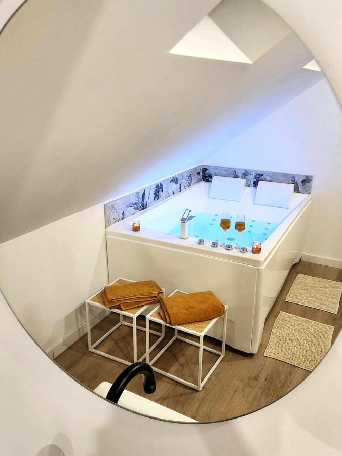 Appartement de vacances pour 4 personnes, avec Jacuzzi à Cambrai